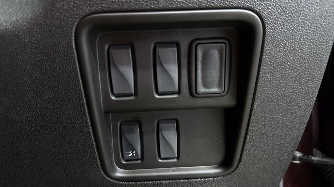2023 Renault Koleos Zen (4x2), Automatic, 59420 km, Utility Switches/Buttons
