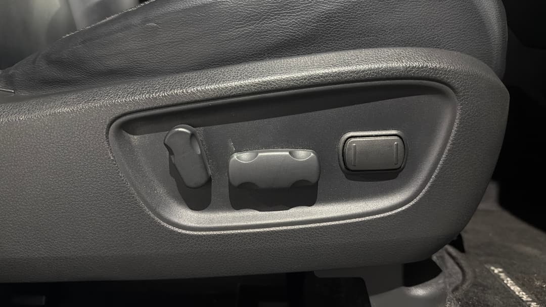 2022 Mitsubishi Pajero Sport Exceed (4WD) 7 Seat, Automatic, 49463 km, Drivers Side Adjustment Panel