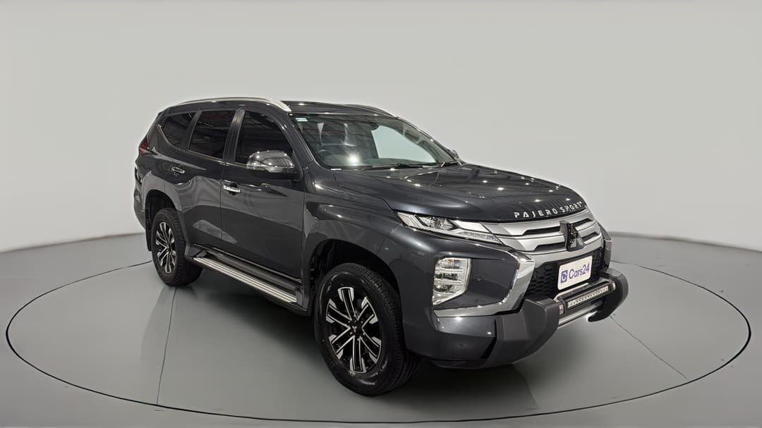 2022 Mitsubishi Pajero Sport Exceed (4WD) 7 Seat, Automatic, 49463 km, Right Front Diagonal (45- Degree) View