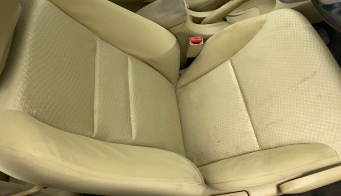 2011 Honda City 1.5L I-VTEC V MT, Petrol, Manual, 1,18,087 km, Driver seat - Cover slightly stained