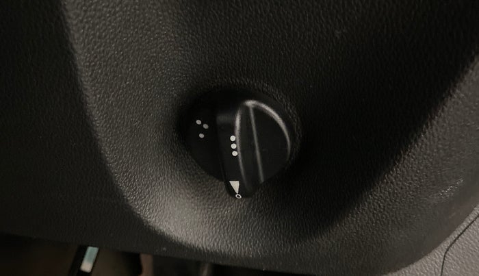 2020 Renault Kwid RXT 1.0 (O), Petrol, Manual, 60,894 km, Dashboard - Headlight height adjustment not working