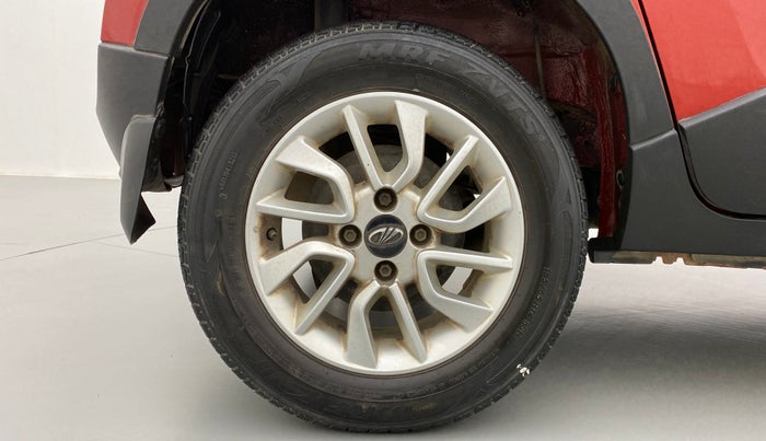 2016 Mahindra Kuv100 K8 6 STR, Petrol, Manual, 43,431 km, Right Rear Wheel