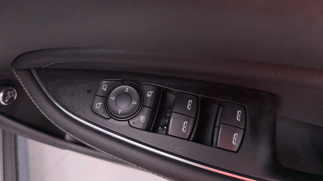 2017 Holden Calais Tourer, Automatic, 126265 km, Drivers Side Door Panel Controls