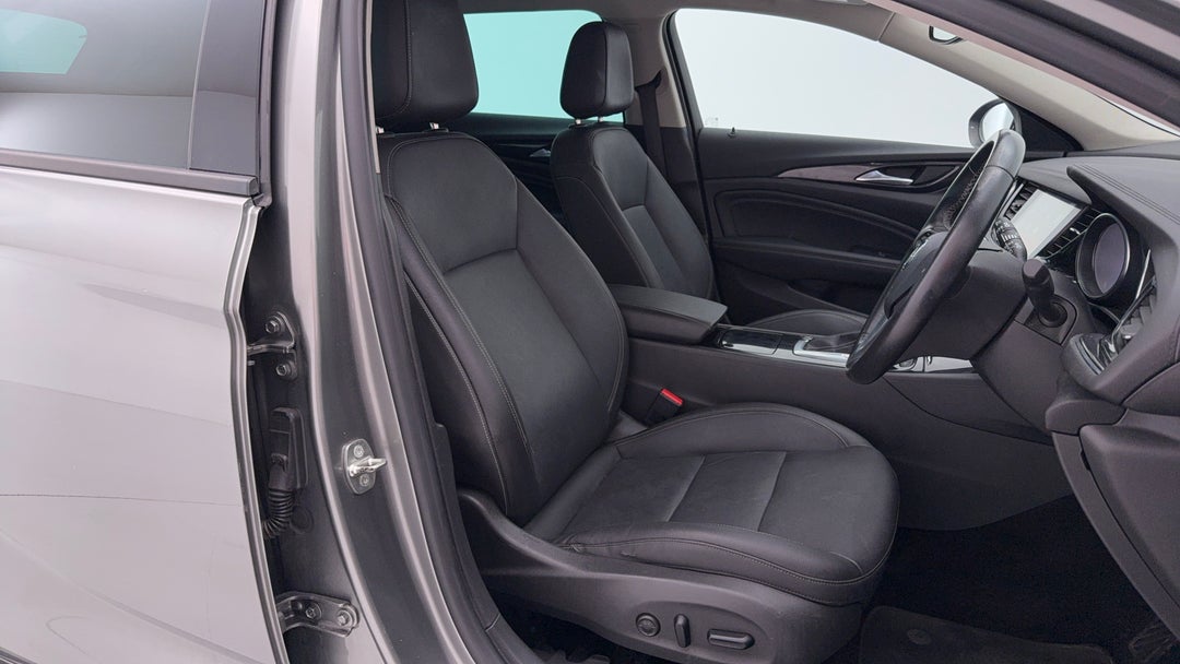 2017 Holden Calais Tourer, Automatic, 126265 km, Right Side Front Door Cabin View