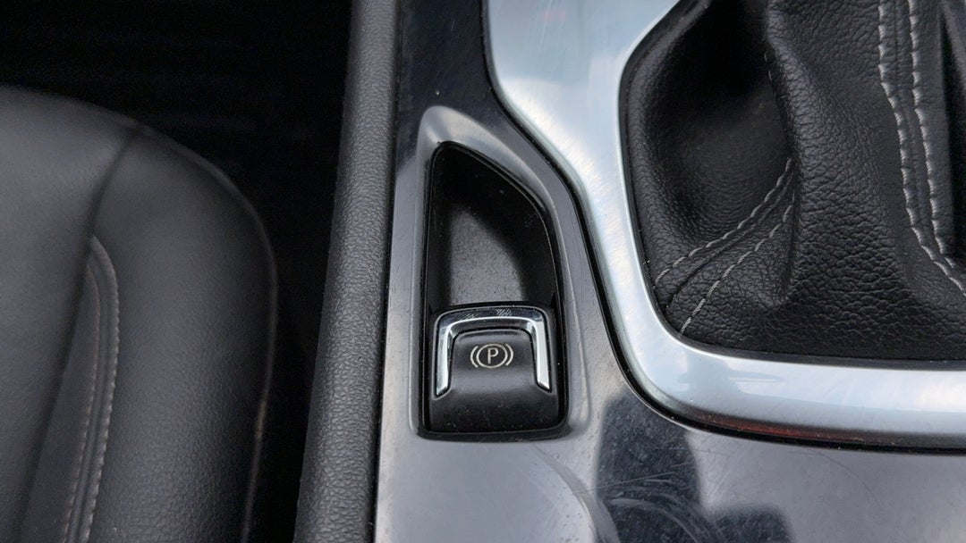 2017 Holden Calais Tourer, Automatic, 126265 km, Handbrake