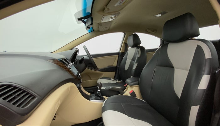 2017 Hyundai Verna 1.6 CRDI SX, Diesel, Manual, 1,22,496 km, Right Side Front Door Cabin