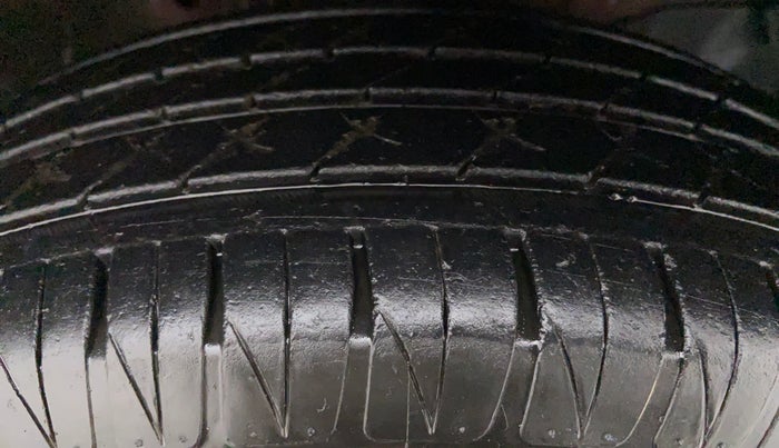 2014 Honda City S MT PETROL, Petrol, Manual, 69,437 km, Right Front Tyre Tread