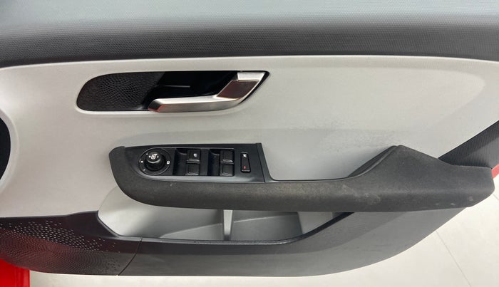 2020 Tata ALTROZ XZ 1.2, Petrol, Manual, 17,185 km, Driver Side Door Panels Control