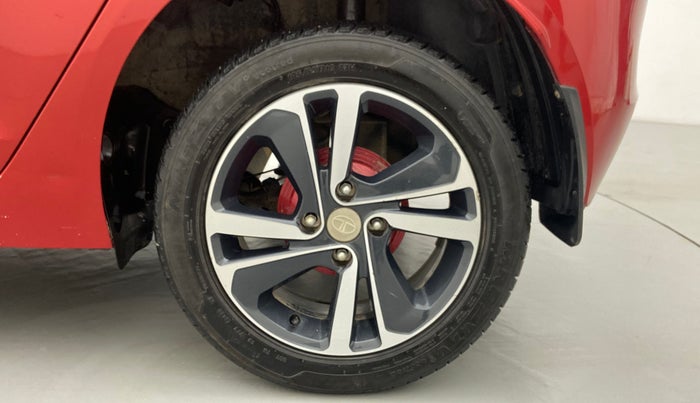 2020 Tata ALTROZ XZ 1.2, Petrol, Manual, 17,185 km, Left Rear Wheel