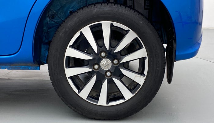 2017 Toyota Etios Liva VX DUAL TONE, Petrol, Manual, 22,525 km, Left Rear Wheel