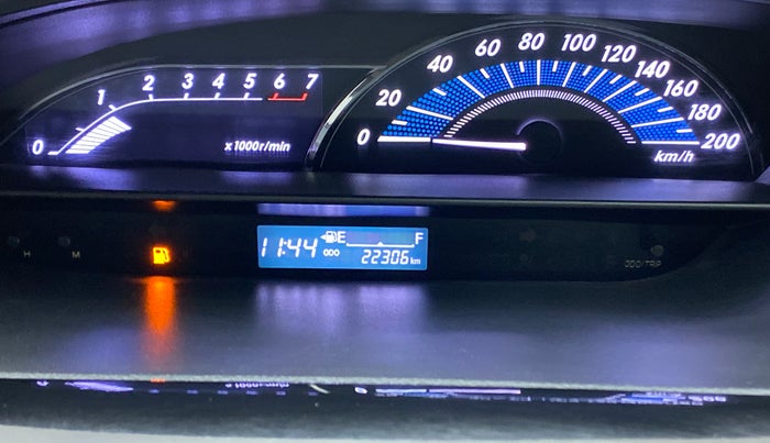2017 Toyota Etios Liva VX DUAL TONE, Petrol, Manual, 22,525 km, Odometer Image