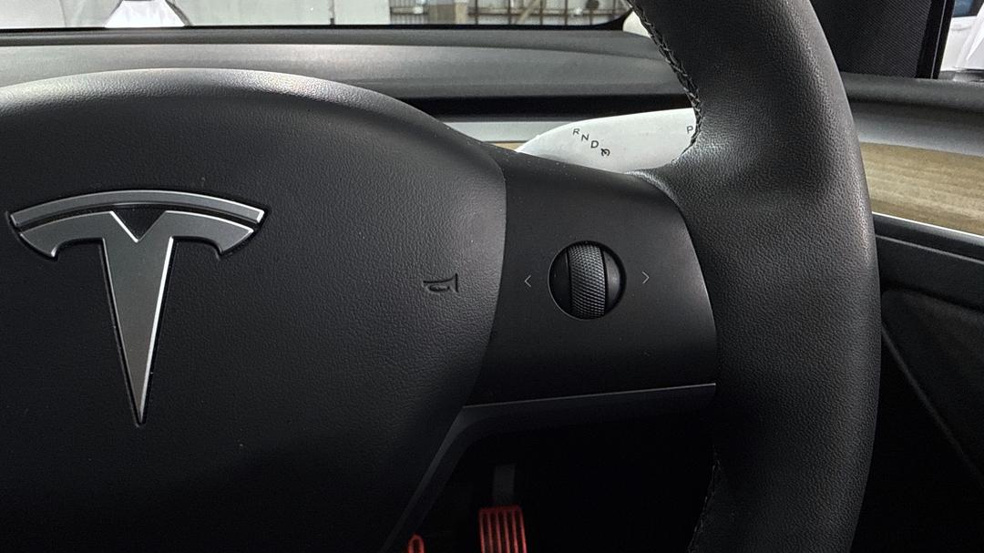 2022 Tesla Model Y Rear-wheel Drive, Automatic, 51099 km, Cruise Control