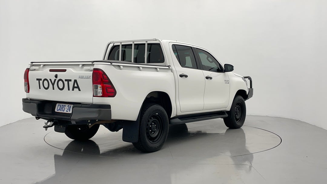 Right Back Diagonal (45- Degree) View