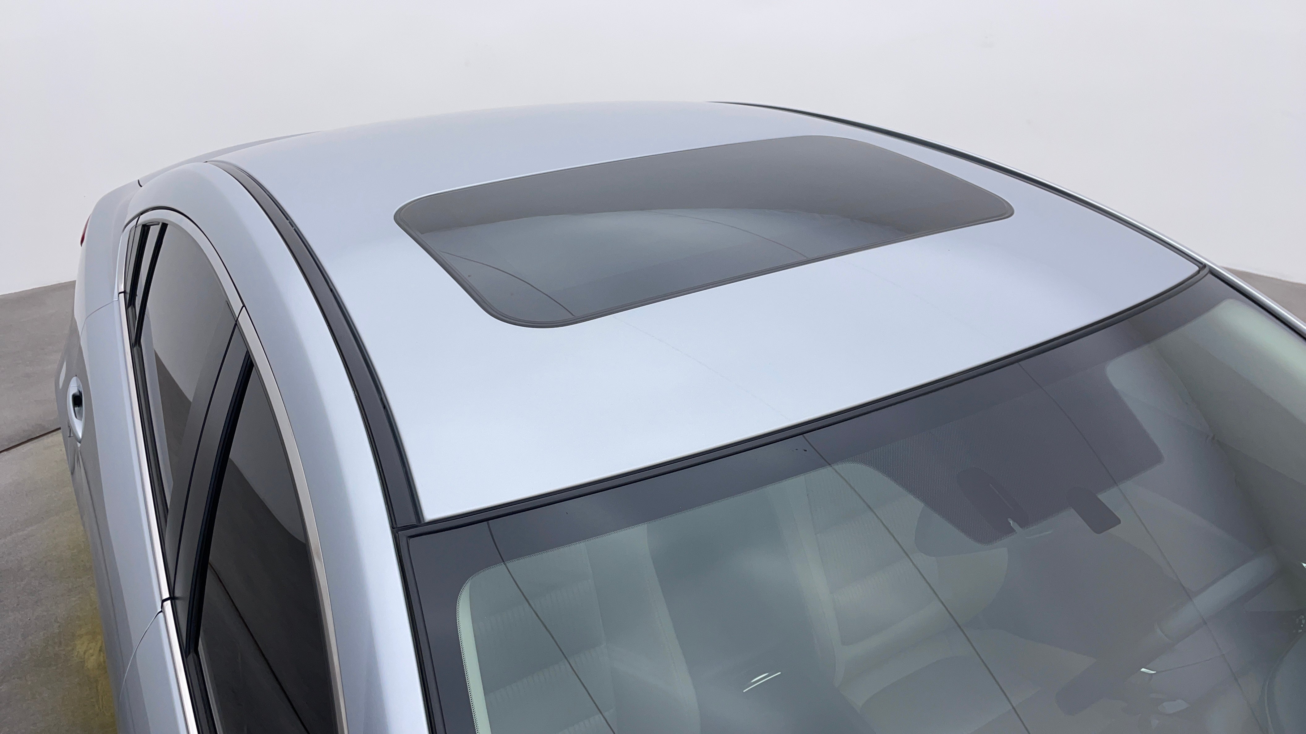 Mazda 6-Roof/Sunroof View