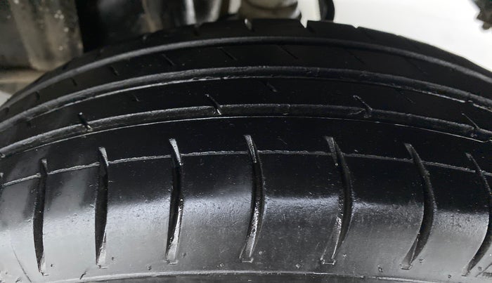 2019 Maruti Alto 800 LXI, Petrol, Manual, 79,791 km, Left Rear Tyre Tread