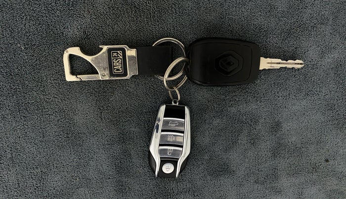 2020 Renault TRIBER RXE MT, Petrol, Manual, 14,600 km, Key Close Up