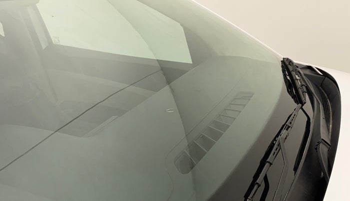 2020 Renault TRIBER RXE MT, Petrol, Manual, 14,600 km, Front windshield - Minor spot on windshield