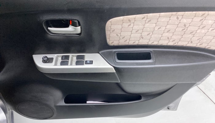 2015 Maruti Wagon R 1.0 VXI, Petrol, Manual, 36,536 km, Driver Side Door Panels Control