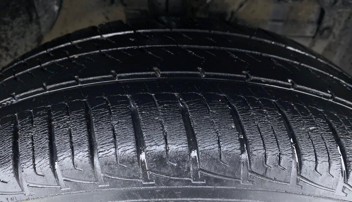 2016 Maruti Vitara Brezza VDI OPT, Diesel, Manual, Right Front Tyre Tread