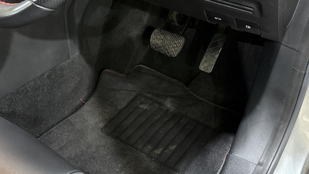 2022 MG Zst Vibe, Automatic, 59697 km, Pedals and Footmat