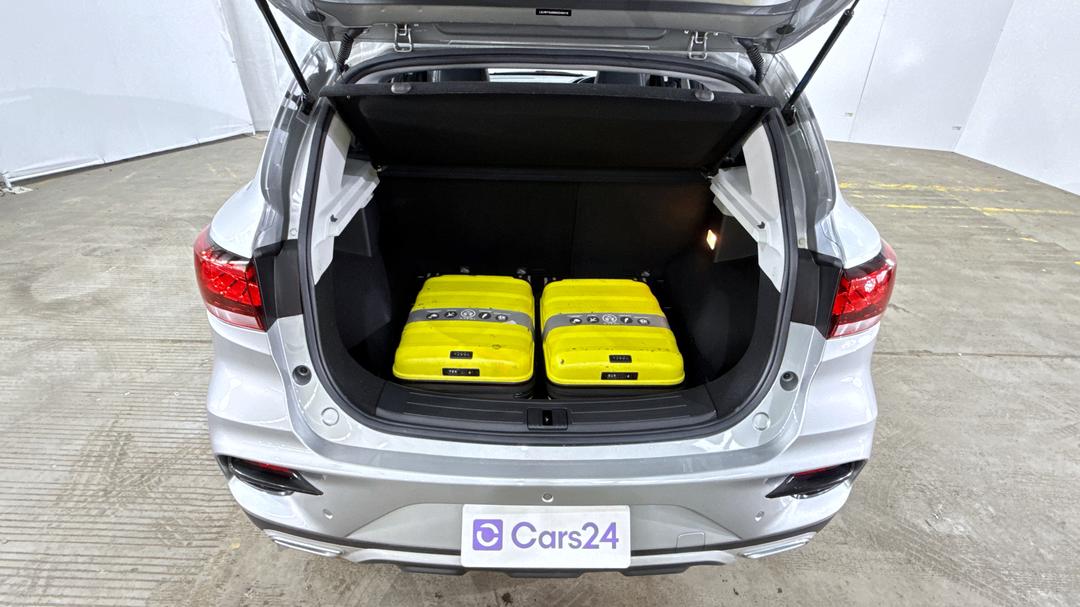 2022 MG Zst Vibe, Automatic, 59697 km, Boot Inside View with Luggage