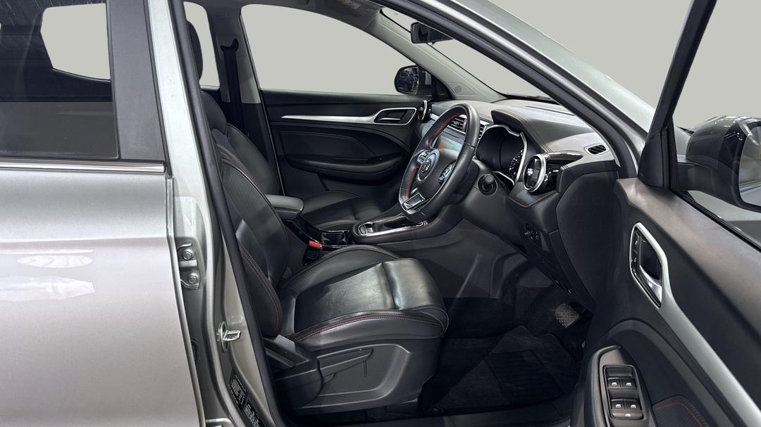 2022 MG Zst Vibe, Automatic, 59697 km, Right Side Front Door Cabin View