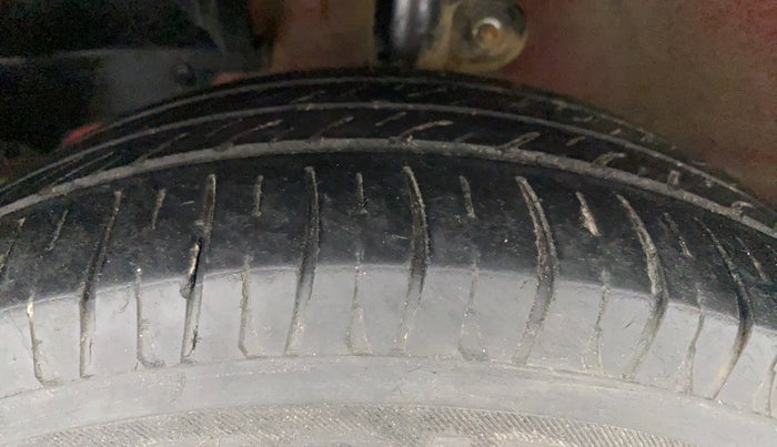 2018 Mahindra KUV 100 NXT K2 D 6S, Diesel, Manual, 66,014 km, Left Front Tyre Tread