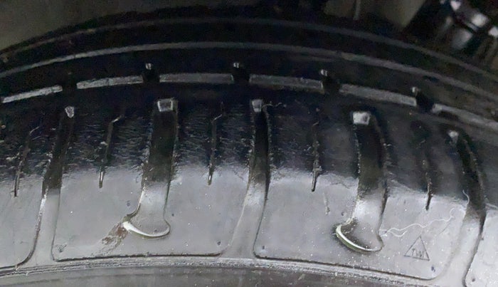 2016 Hyundai Elite i20 MAGNA 1.2, Petrol, Manual, Left Rear Tyre Tread