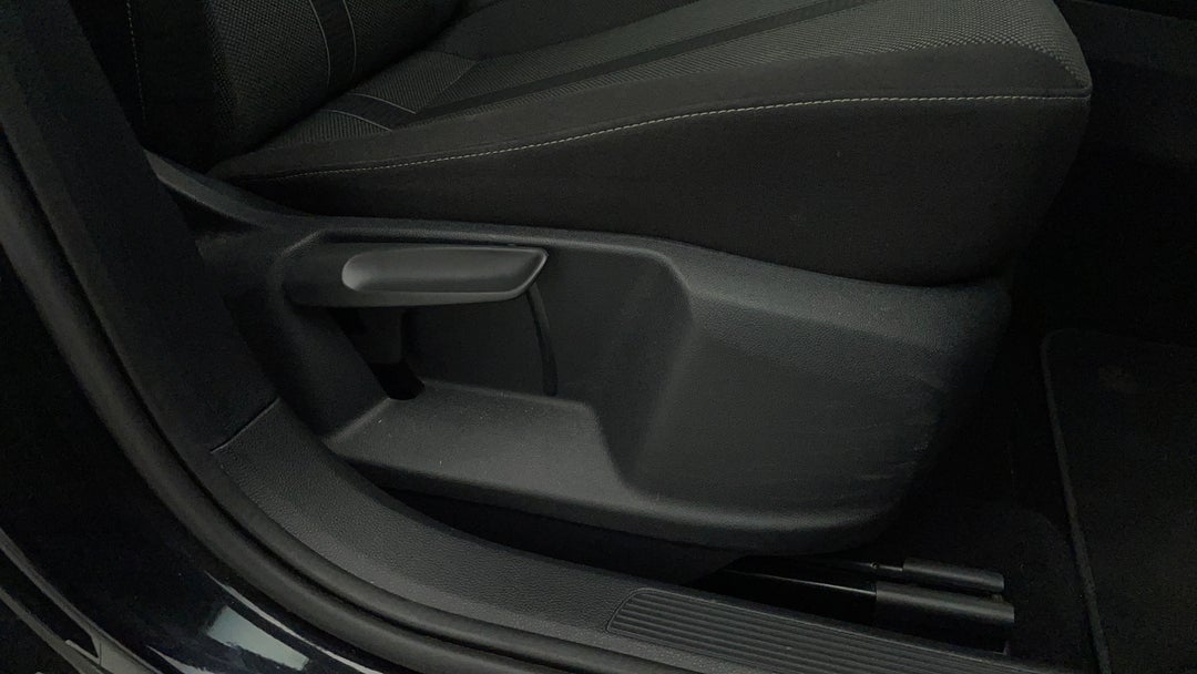 2023 Volkswagen T-roc Tsi110 Citylife, Automatic, 52973 km, Drivers Side Adjustment Panel