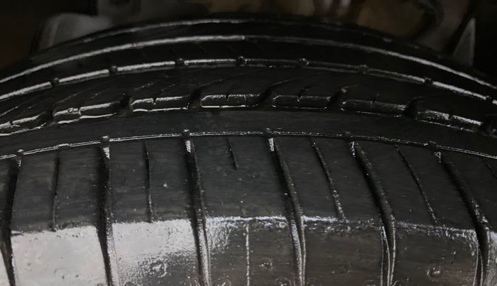 2018 Tata NEXON XM 1.5, Diesel, Manual, 49,652 km, Left Front Tyre Tread
