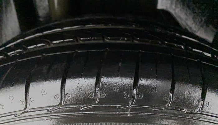 2018 Ford FREESTYLE TITANIUM 1.2 PETROL, Petrol, Manual, 49,824 km, Right Rear Tyre Tread