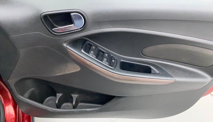 2018 Ford FREESTYLE TITANIUM 1.2 PETROL, Petrol, Manual, 49,824 km, Driver Side Door Panels Control