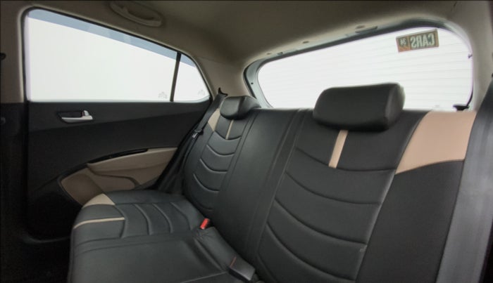 2016 Hyundai Grand i10 ASTA (O) AT 1.2 KAPPA VTVT, Petrol, Automatic, 51,314 km, Right Side Rear Door Cabin
