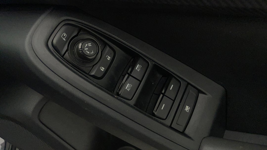 2023 Subaru Crosstrek Awd 2.0l, Automatic, 50986 km, Drivers Side Door Panel Controls