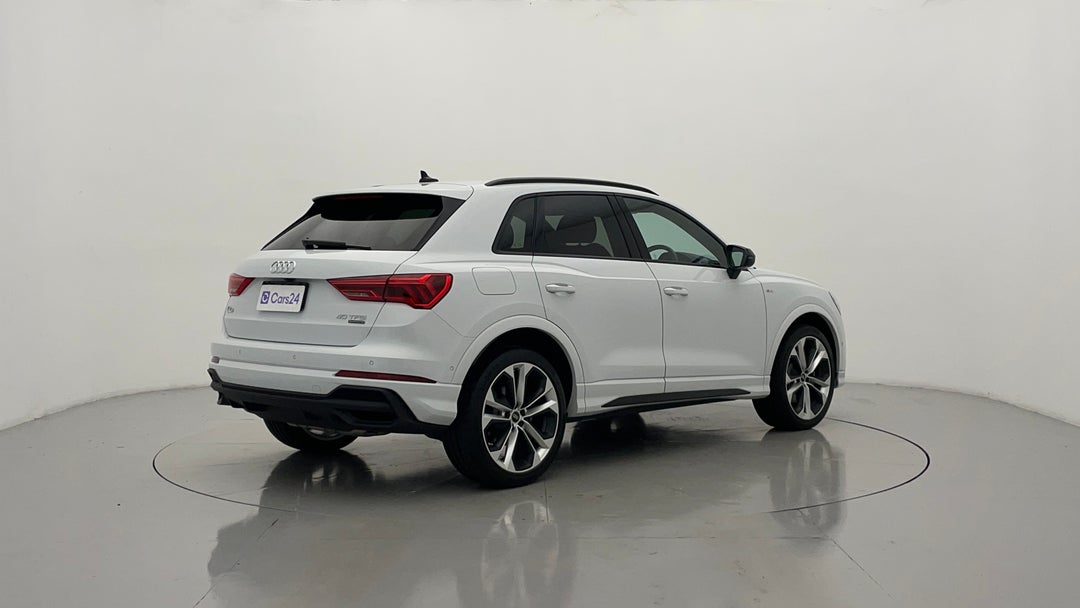 Right Back Diagonal (45- Degree) View