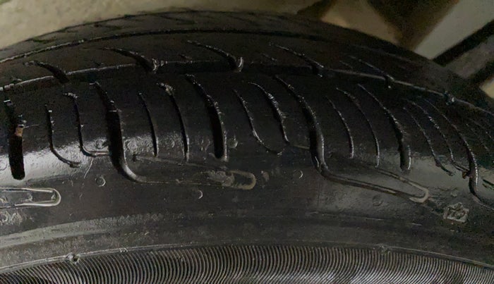 2015 Maruti Wagon R 1.0 LXI CNG, CNG, Manual, 84,850 km, Left Rear Tyre Tread