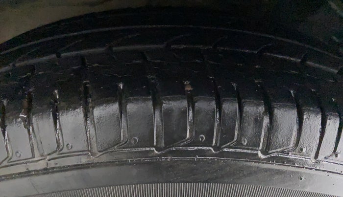 2015 Hyundai i10 MAGNA 1.1 IRDE2, Petrol, Manual, 25,028 km, Right Rear Tyre Tread