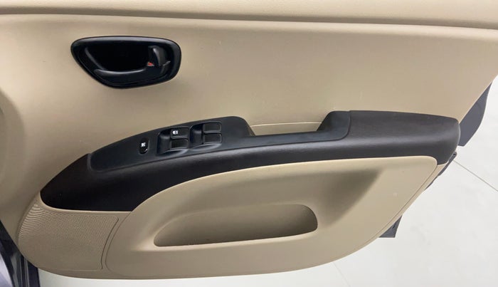 2015 Hyundai i10 MAGNA 1.1 IRDE2, Petrol, Manual, 25,028 km, Driver Side Door Panels Control