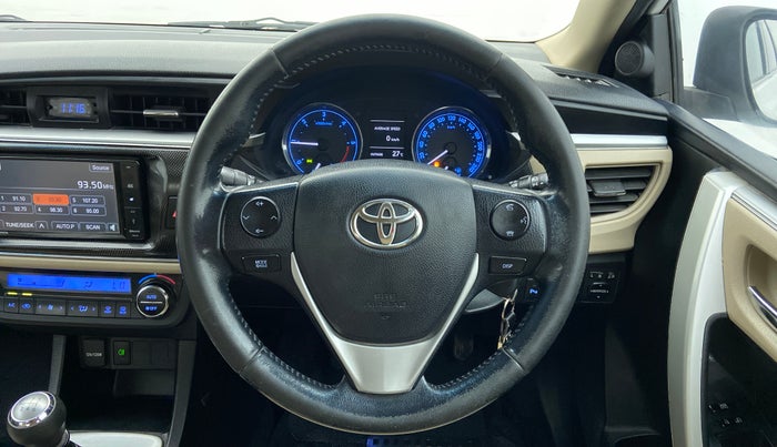 2014 Toyota Corolla Altis D 4D G, Diesel, Manual, 1,26,822 km, Steering Wheel Close Up