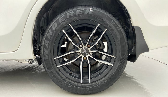 2014 Toyota Corolla Altis D 4D G, Diesel, Manual, 1,26,822 km, Left Rear Wheel