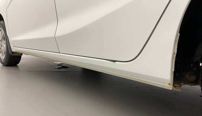 2018 Honda Jazz 1.2L I-VTEC VX, CNG, Manual, 1,04,560 km, Left running board - Slight discoloration