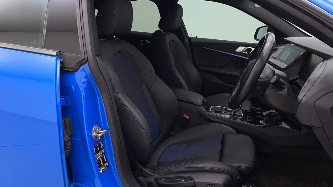 2022 BMW 2 18i M Sport Gran Coupe, Automatic, 21208 km, Right Side Front Door Cabin View