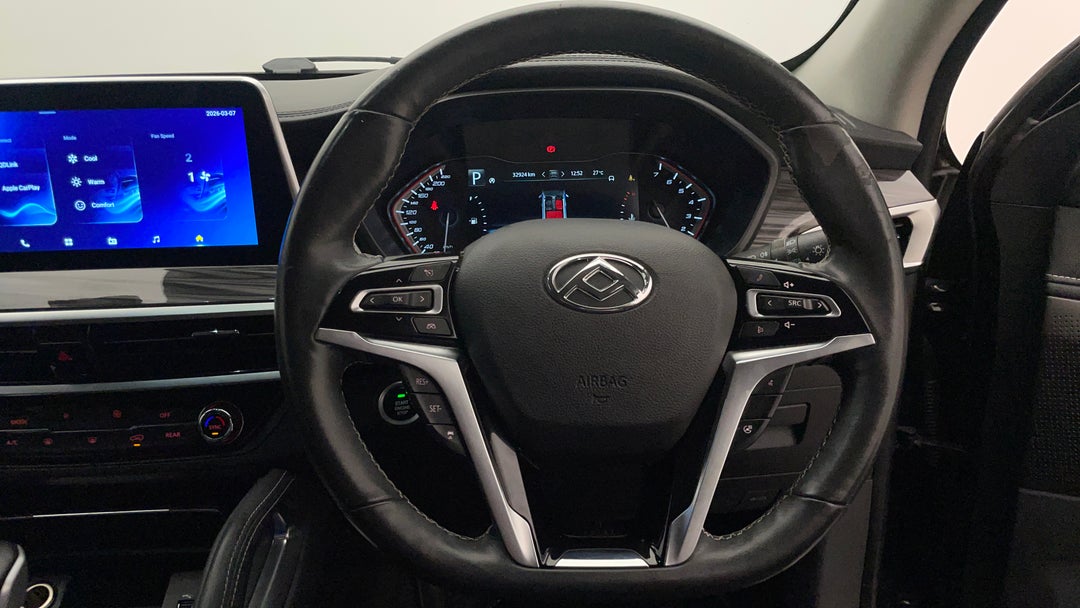 2022 LDV D90 Executive (4WD), Automatic, 32924 km, Steering Wheel Close-up