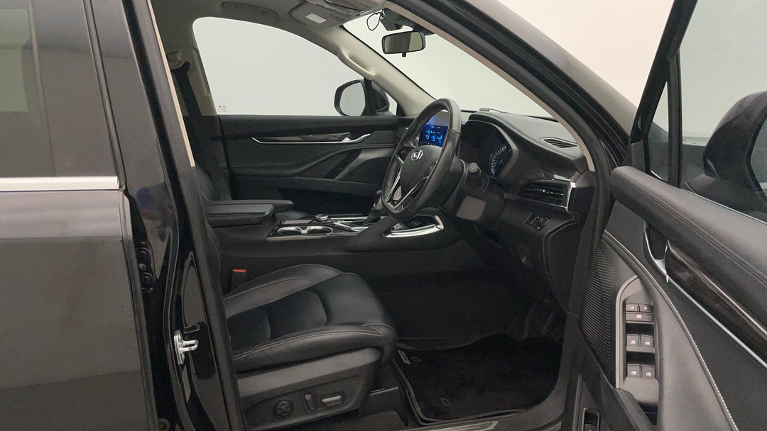 2022 LDV D90 Executive (4WD), Automatic, 32924 km, Right Side Front Door Cabin View