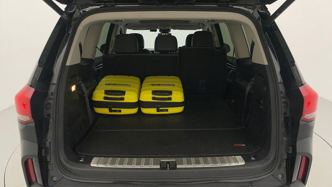 2022 LDV D90 Executive (4WD), Automatic, 32924 km, Boot Inside View with Luggage