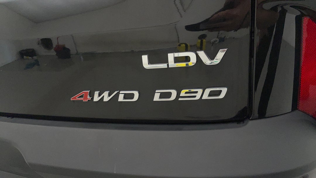 2022 LDV D90 Executive (4WD), Automatic, 32924 km, Badge (Boot Right Side)