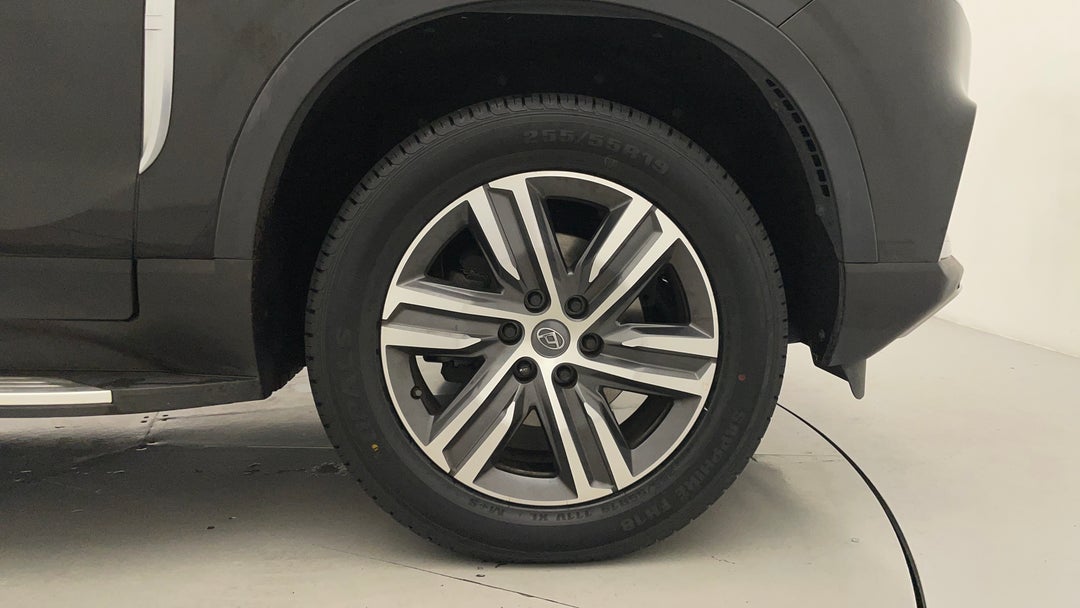 2022 LDV D90 Executive (4WD), Automatic, 32924 km, Right Front Wheel