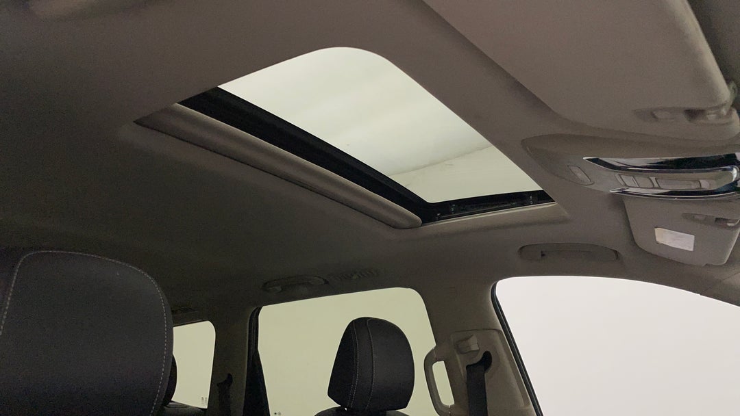 2022 LDV D90 Executive (4WD), Automatic, 32924 km, Interior Sunroof/Moonroof