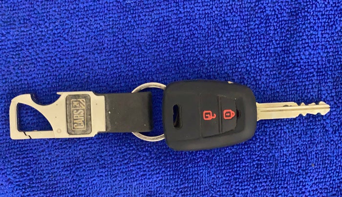 2019 Hyundai Grand i10 SPORTZ 1.2 KAPPA VTVT DUAL TONE, Petrol, Manual, 12,728 km, Key Close Up