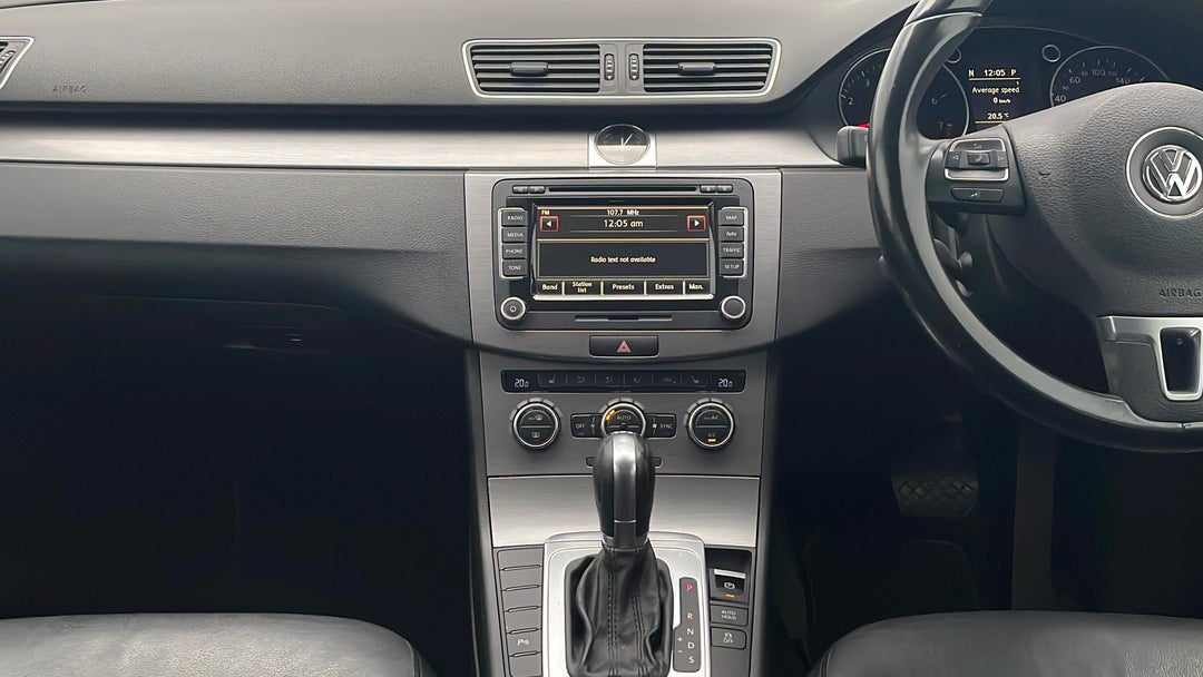 2014 Volkswagen Passat 118 Tsi, Automatic, 114680 km, Center Console